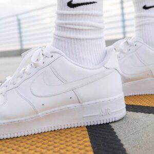 Nike Men's Air Force 1 '07 Shoes white /white
